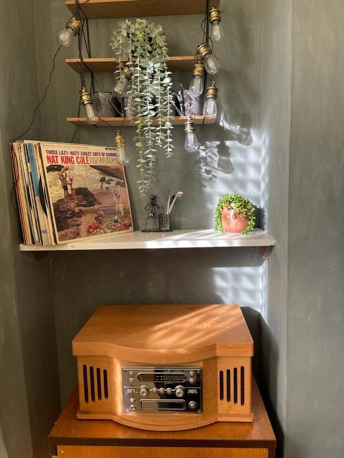 Room In Family Home Near Penny Lane Liverpool Buitenkant foto